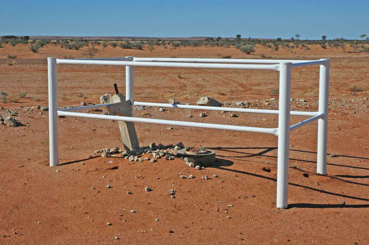 New rails around grave